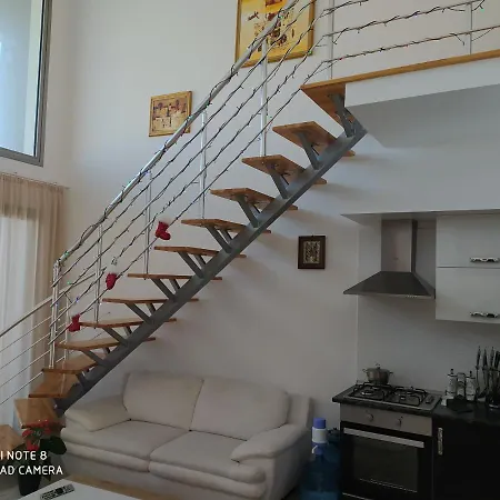 Luxury Two-level Romantic By The Sea דירה ניקוסיה